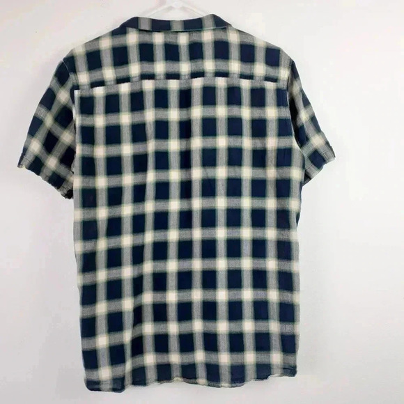 Patagonia Button down Size Medium EUC - Picture 7 of 7